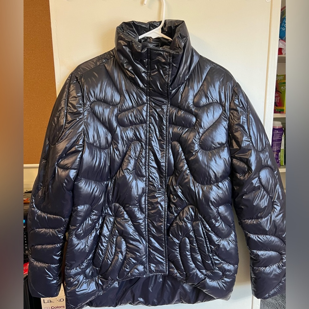 Universal Standard Black Puffer Jacket in a size 2XS